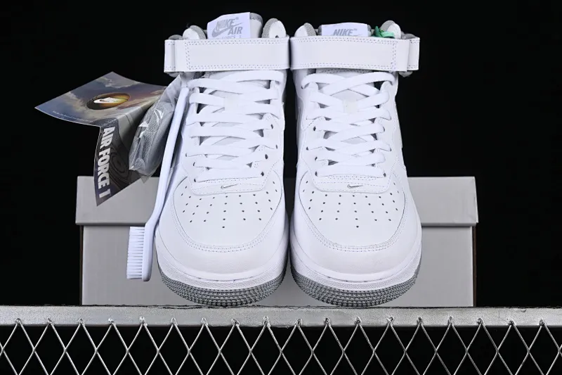 All categories Nk Air Force 1 Air Force series Nk Air Force 1 Mid Air Force mid-top Nk Air Force 1'07 Mid white gray Air Force One mid-top casual sneakers DV0806-100